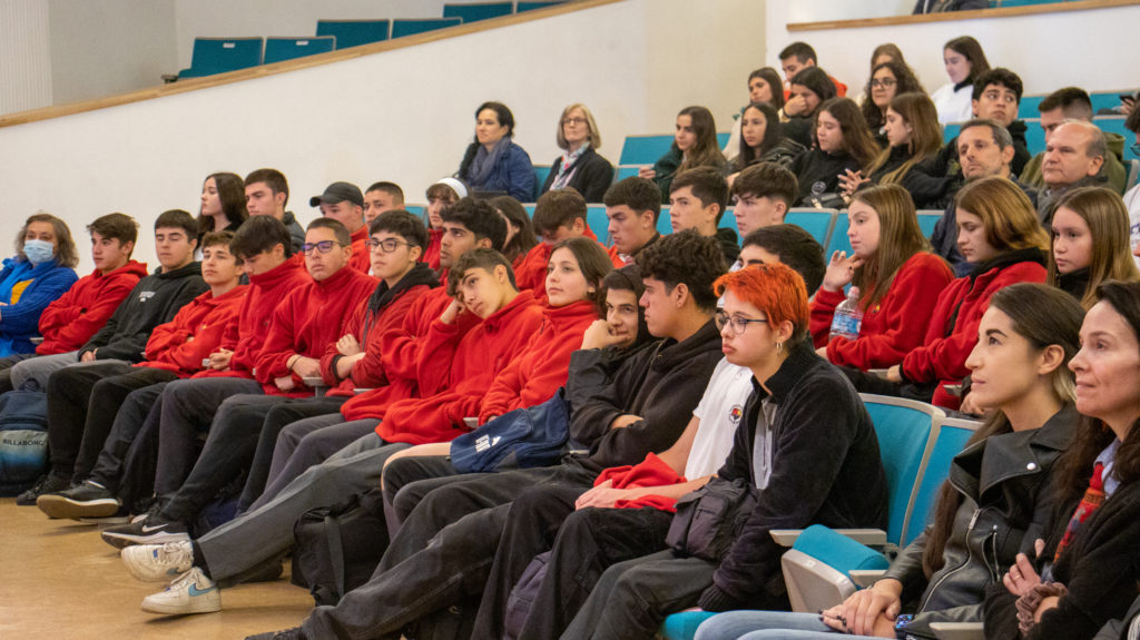 Alumnos fueron invitados a charla sobre Humboldt en la UAI
