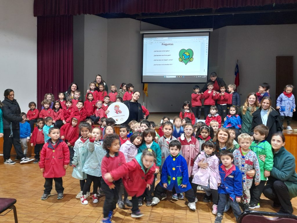 Charla sobre reciclaje para niños de Ciclo Inicial