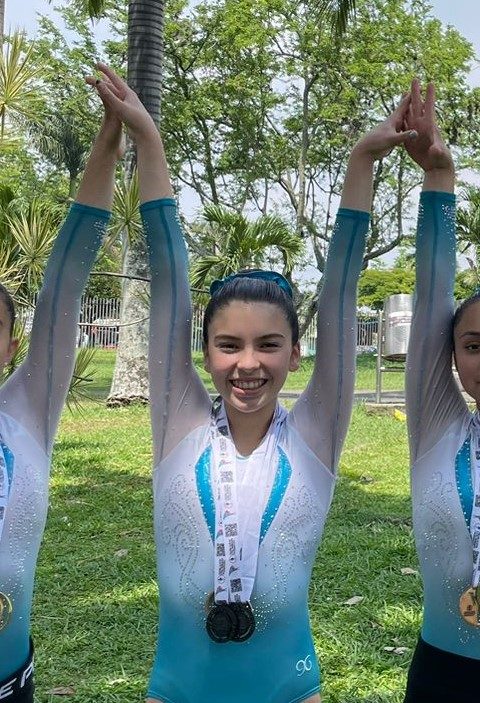 Alumna Daniela Díaz obtuvo excelentes resultados en Sudamericano de Gimnasia Artística